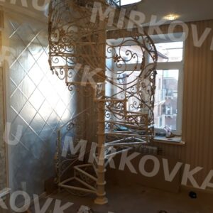 Кованая винтовая лестница